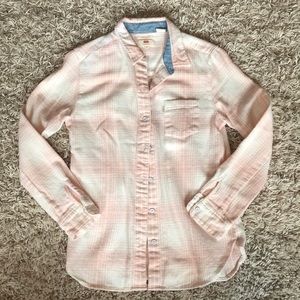 Levi’s plaid shirt